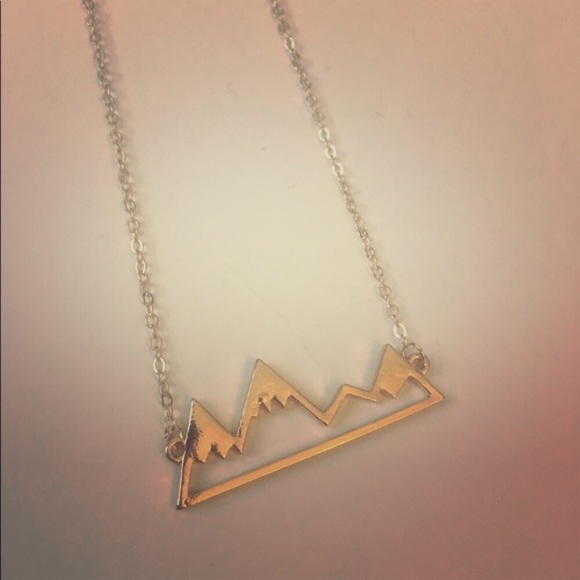 Gold colored mountain range necklace - Picture 2 of 5